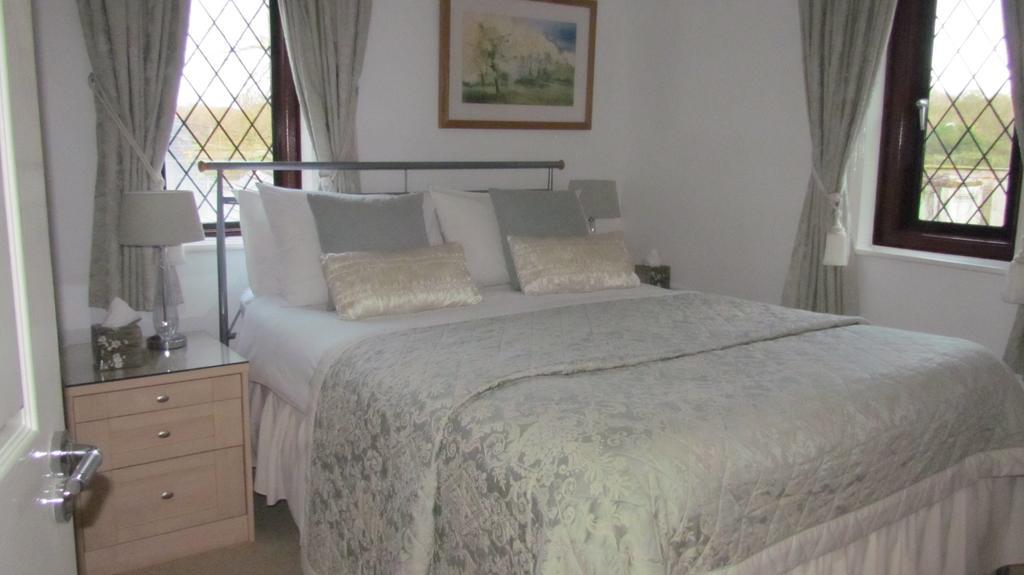 Dale Farm House Bed & Breakfast 4*